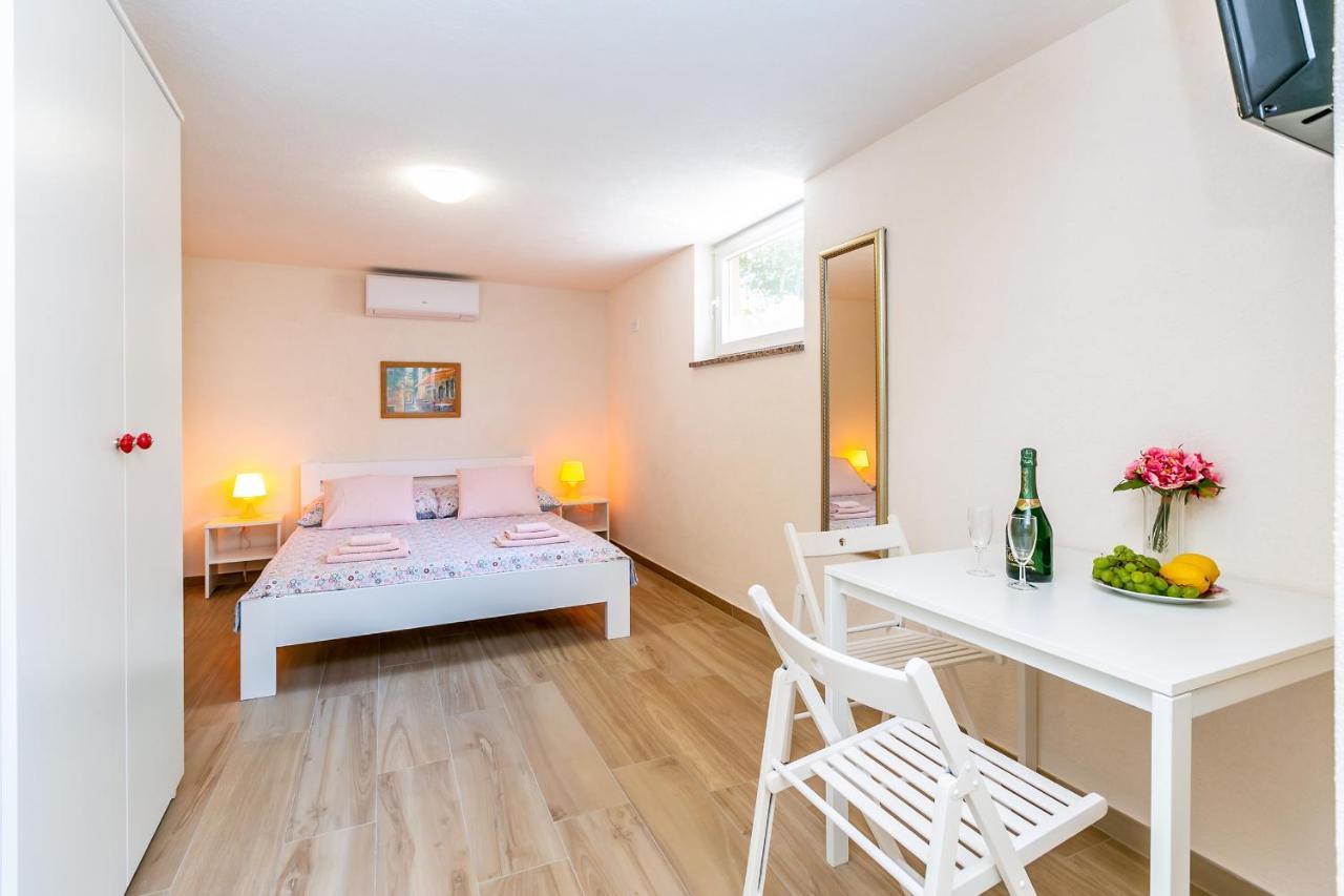 오미살즈 Apartman Hana 아파트 외부 사진
